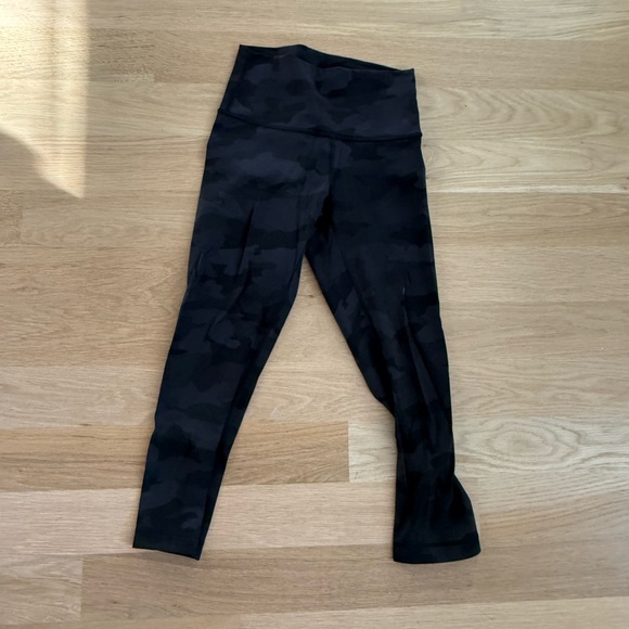 lululemon athletica Pants - lululemon athletica women’s Dark Camouflage 23” Leggings